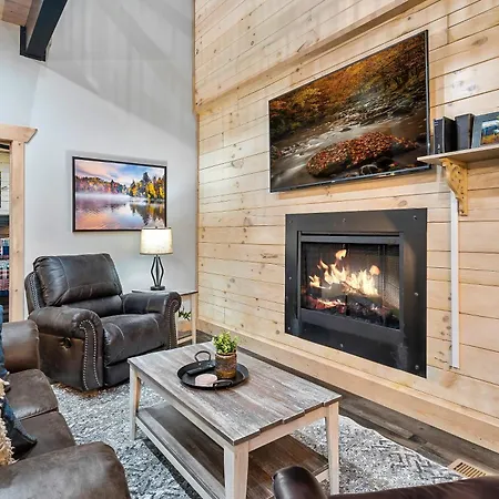 New Luxury Vacation Home Cabin In Smoky Gatlinburg - Theater Room Exterior photo