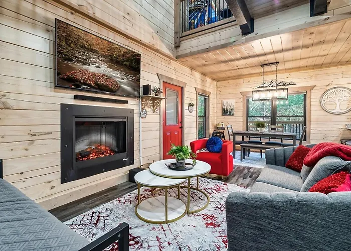 New Luxury Vacation Home Cabin In Smoky Gatlinburg - Theater Room