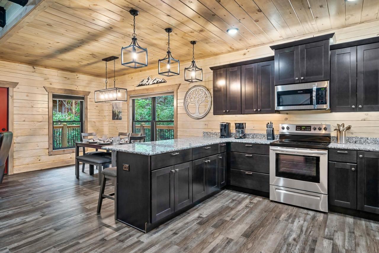 Ferienhaus New Luxury Vacation In Smoky - Theater