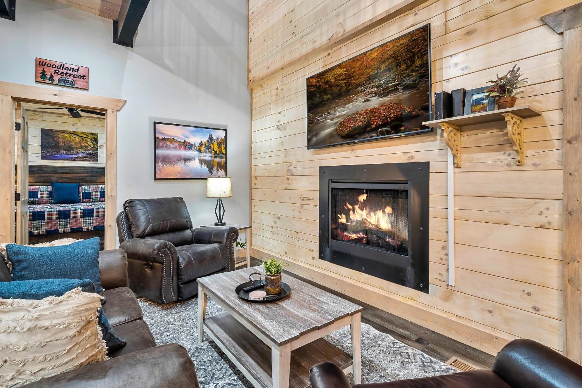 New Luxury Vacation In Smoky - Theater Ferienhaus *